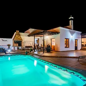 Eslanzarote Acoruma House, Super Wifi, Heated Pool , Güime España